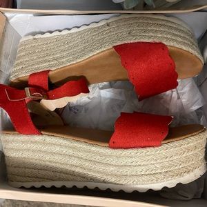 Espadrille platforms
